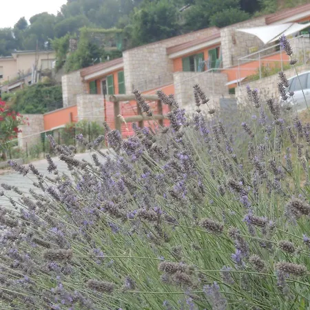 Agriturismo Un Mare Di Fiori *